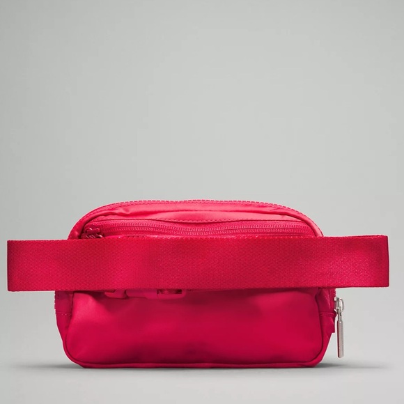 Lululemon Everywhere Belt Bag Cherry Mist Crossbody Bag Waist Bag NWT - Picture 3 of 12